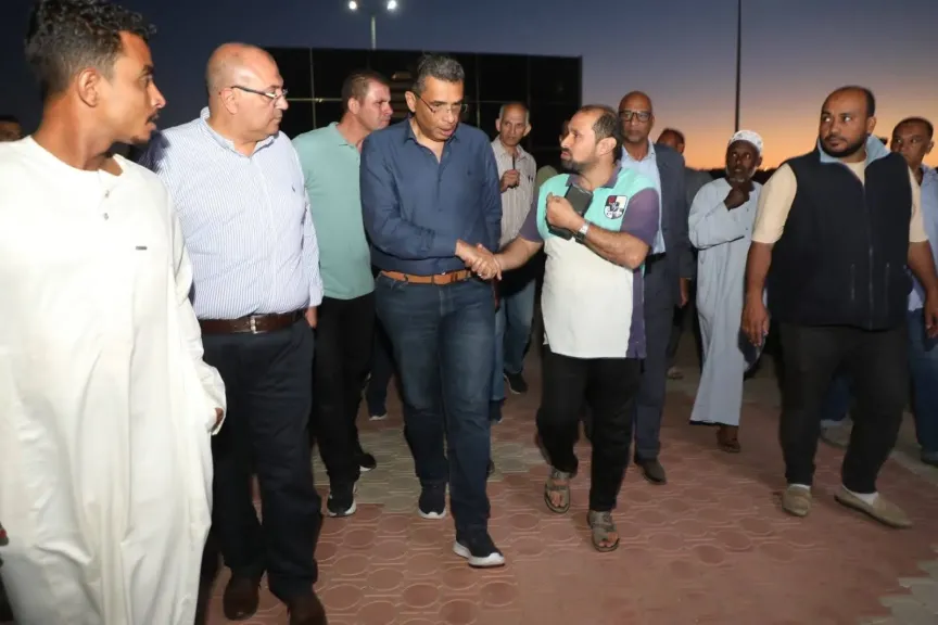 محافظ البحر الأحمر يتابع اللمسات الأخيرة لمشروعات التطوير بمرسى علم.. صور