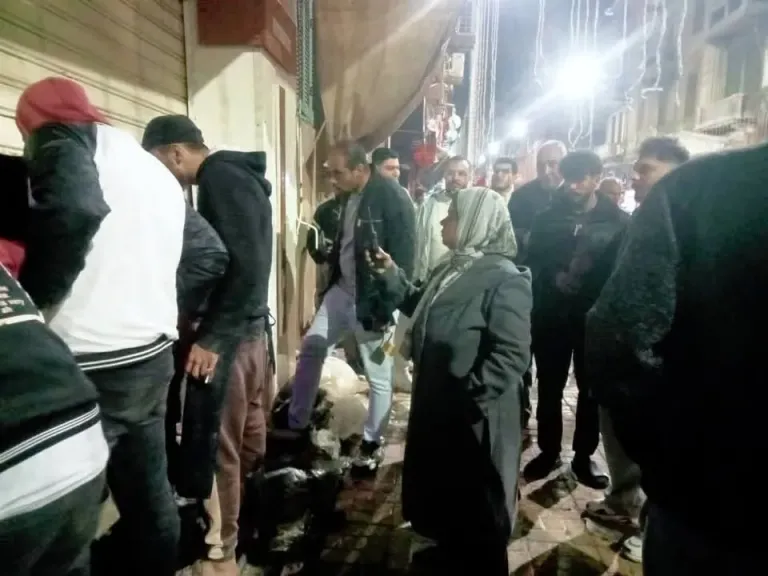 غلق وتشميع 7 منشآت ورفع 60 حالة إشغال خلال حملة وسط الإسكندرية