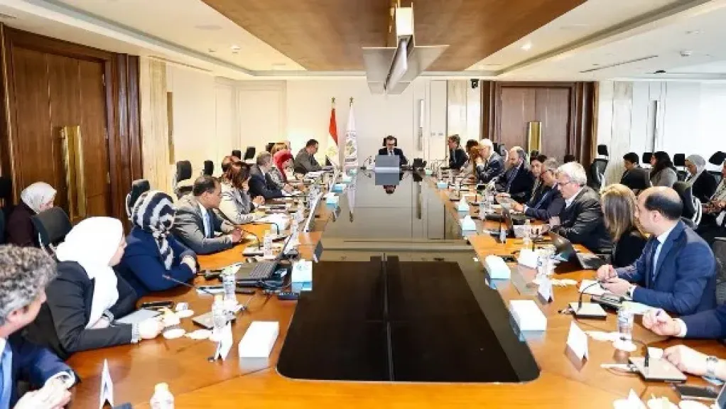 وزير التخطيط يبحث مع البنك الدولي تحسين كفاءة الاستثمارات وتطوير آليات التمويل لدعم الاقتصاد