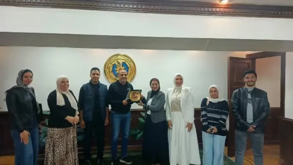 أكاديمية البحث العلمي تستقبل فريق جامعة المنصورة مكتشف “مصريبيثيكس”