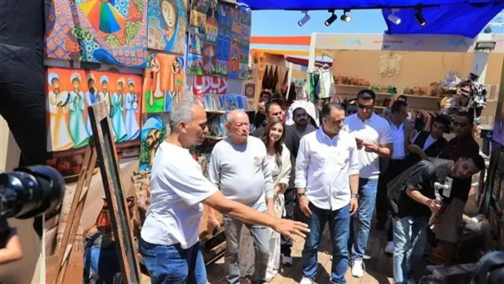 المشغولات اليدوية والمنتجات التراثية تتصدر معرض التضامن بالجونة