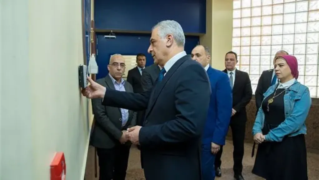 وزير الإنتاج الحربي يتابع منظومات العمل الرقمية وتأمين الشبكات