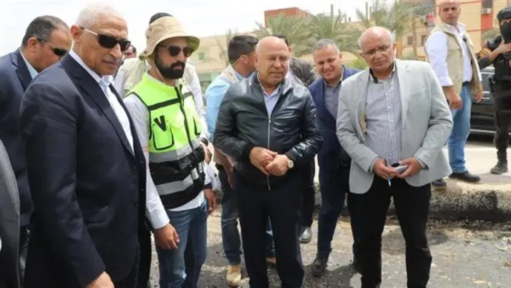 وزير النقل يتفقد مواقع العمل بالطريق الساحلى القنطرة شرق / العريش / رفح بطول 160 كم