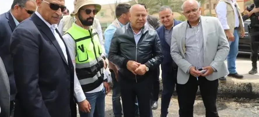 وزير النقل يتفقد مواقع العمل بالطريق الساحلى القنطرة شرق / العريش / رفح بطول 160 كم