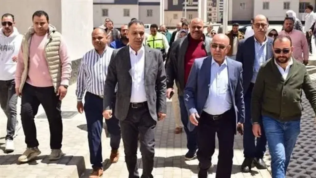 وزيرة الإسكان تتابع سير العمل والموقف التنفيذي بعددٍ من المشروعات في مدن أكتوبر