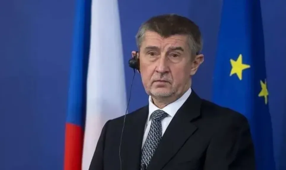 رئيس وزراء التشيك يعرض نظام مراقبة غير مباشر لمضيق هرمز