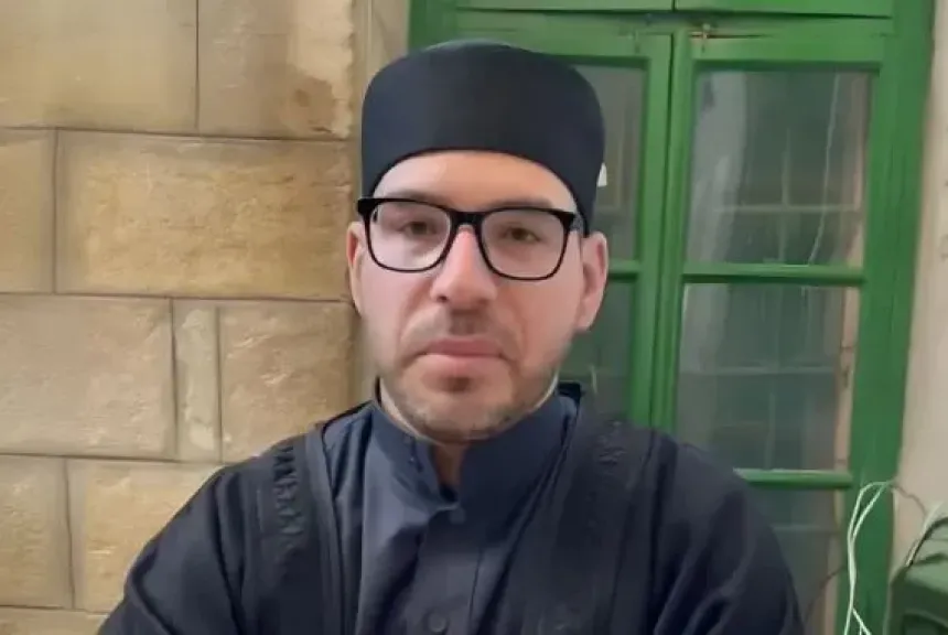 معتز أبو سنينة: إسرائيل تحاول تغيير الهوية الإسلامية للمسجد الإبراهيمي