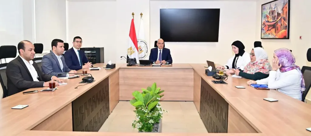 وزير الري يتابع أعمال «وحدة متابعة المشروعات الممولة دوليًا» لتعزيز كفاءة إدارة المشروعات المائية