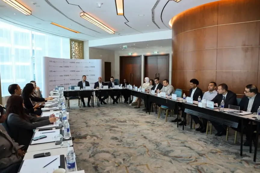 مائدة مستديرة لاستعراض ميثاق الشركات الناشئة وبحث مستقبل الاستثمار في مجال ريادة الأعمال