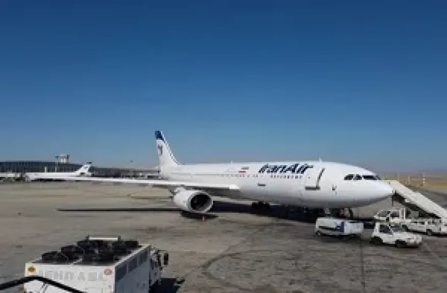 إيران تعيد فتح مجالها الجوي جزئيا