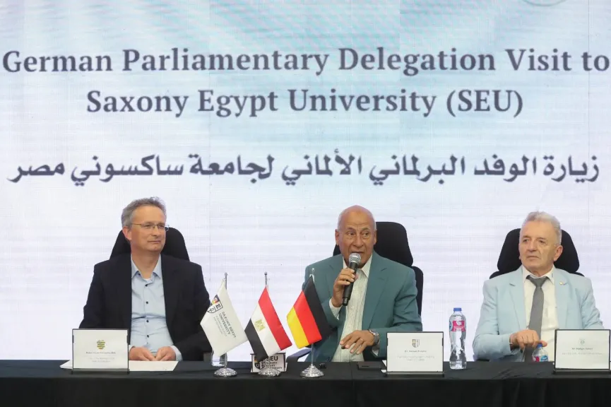 وفد برلماني ألماني رفيع المستوى في ضيافة جامعة ساكسوني مصر لتعزيز شراكات التعليم التكنولوجي | صور