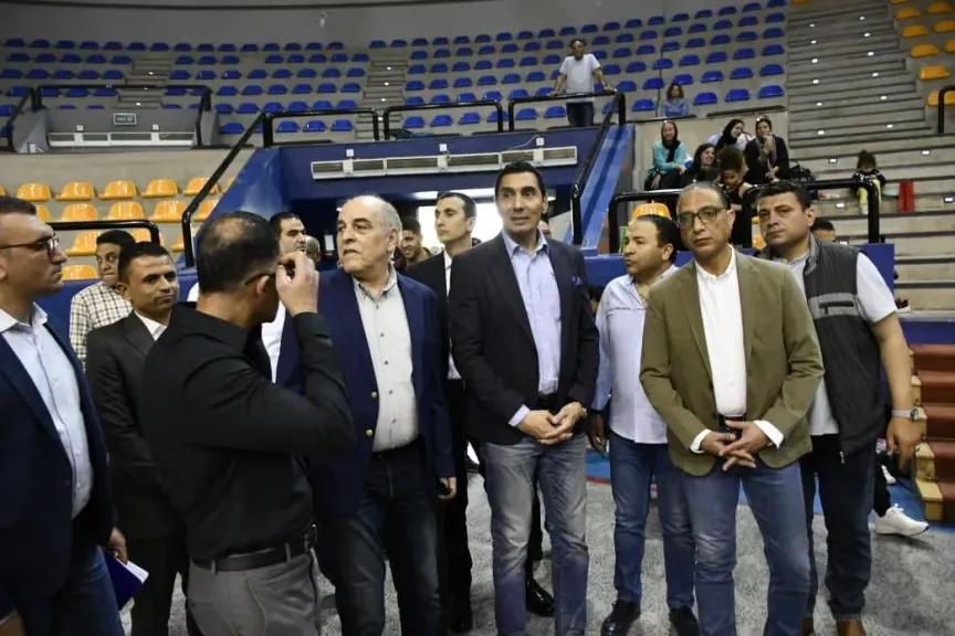 ​وزير الشباب والرياضة ومحافظ الجيزة يتفقدان طفرة التطوير بنادي الصيد بأكتوبر وميدان الرماية الجديد