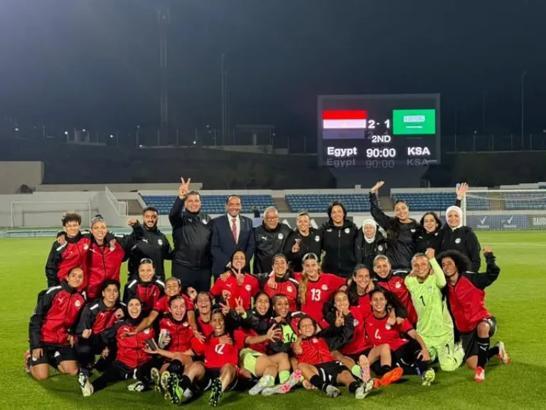 بعثة المنتخب الوطني للكرة النسائية تعود إلى القاهرة
