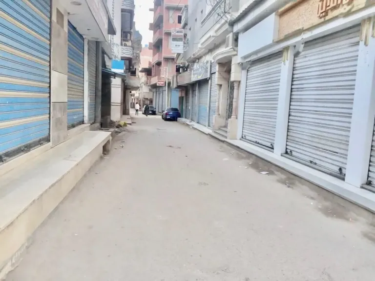 تحرير 978 مخالفة لمحلات ومنشآت خالفت مواعيد الغلق خلال يوم