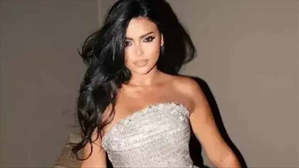 أسماء جلال تستعد لطرح فيلمها الجديد ”الفيل على الدرفيل”