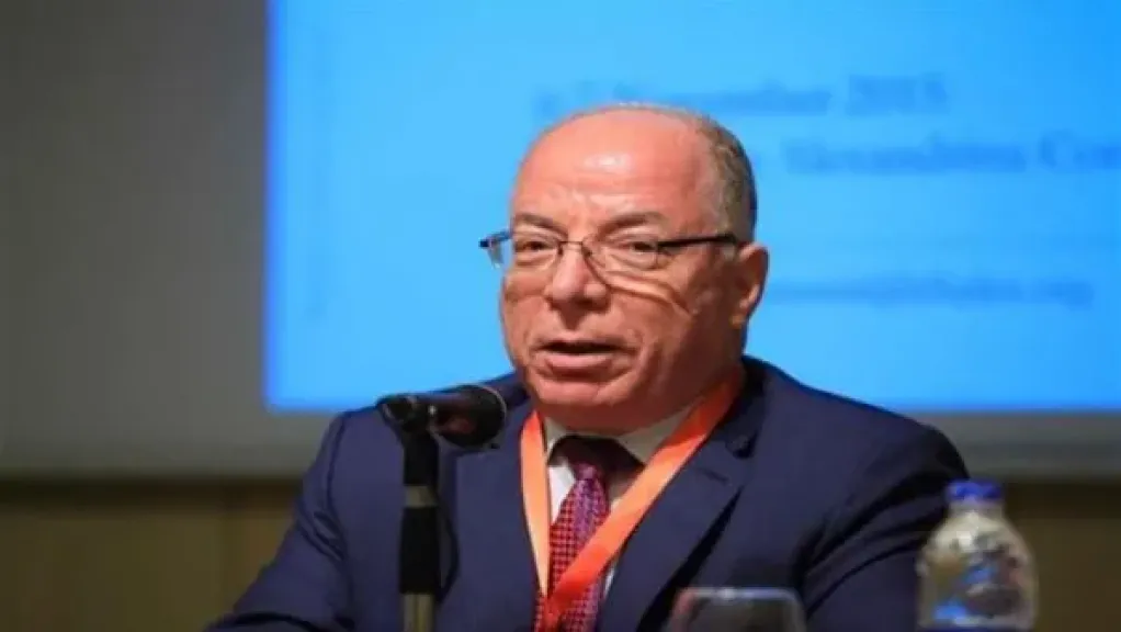 حلمي النمنم: منصات التواصل الاجتماعي باتت تلعب دورا مؤثرا في تشكيل الرأي العام