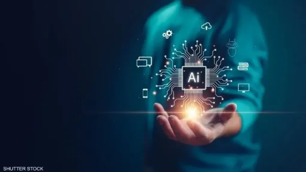 معلومات الوزراء يستعرض التأثيرات الاقتصاديّة والاجتماعية للذكاء الاصطناعي على الاقتصاد العالمي