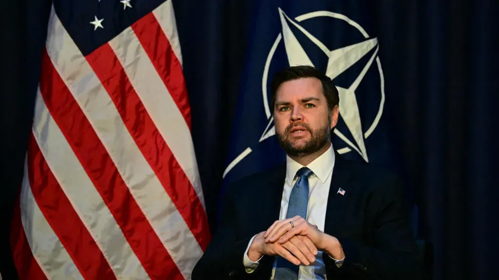 نيويورك تايمز عن مسئول أمريكي: تعليق رحلة نائب الرئيس لعدم استجابة طهران للمطالب الأمريكية