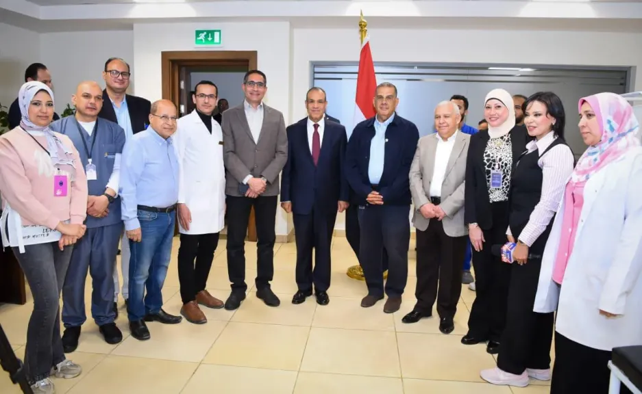 وزير الخارجية يفتتح حملة للتبرع بالدم بمقر وزارة الخارجية لمستشفى 57357
