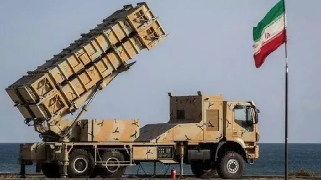 وكالة أنباء فارس: تفعيل أنظمة الدفاع الجوي في طهران ومدن أخرى جاءت ردا على طائرات مسيرة