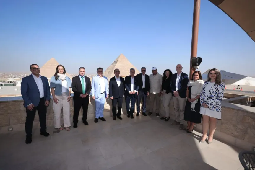 وزير السياحة والآثار يُناقش مع شركات السياحة الألمانية التطورات الحالية التي تشهدها المنطقة