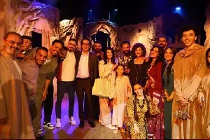 أبرزهم منى الشاذلي وحنان مطاوع.. فنانون وإعلاميون يشيدون بعرض «متولي وشفيقة»