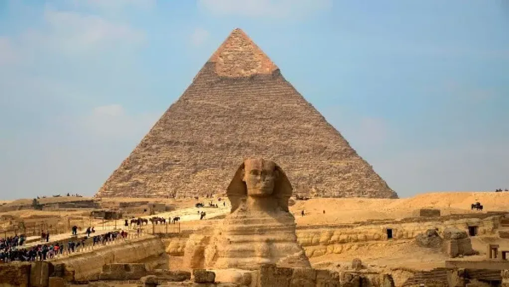 هتشوف الأهرامات من بيتك.. تفاصيل تطبيق تقنية السياحة الافتراضية