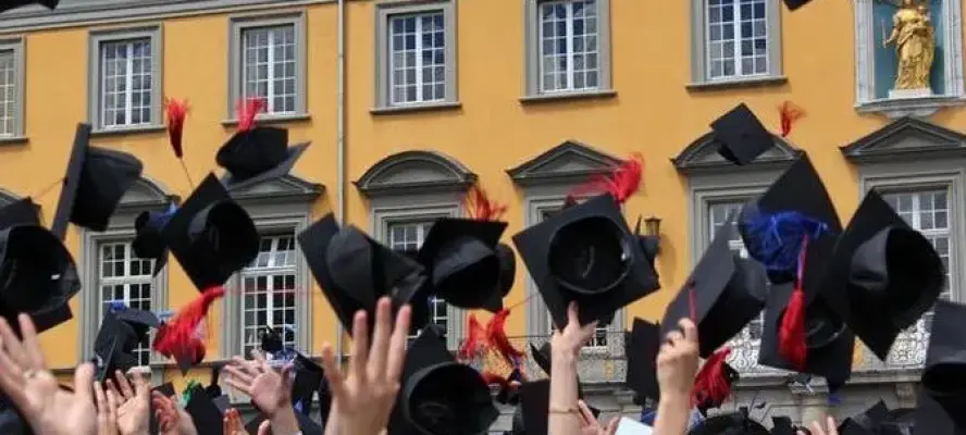 التعليم العالي تعلن عن منح من جامعة Khazar باذربيجان للعام الدراسى 2026/2027