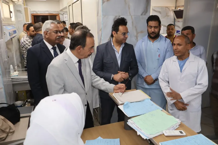 محافظ سوهاج يتفقد المستشفى العام ويوجه بتحسين مستوى الخدمات الطبية.. صور