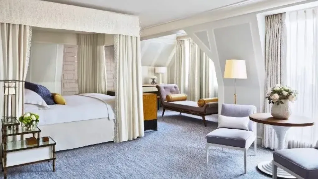 غرفة المنشآت الفندقية: لا تمييز في الإقامة بين رجل وامرأة