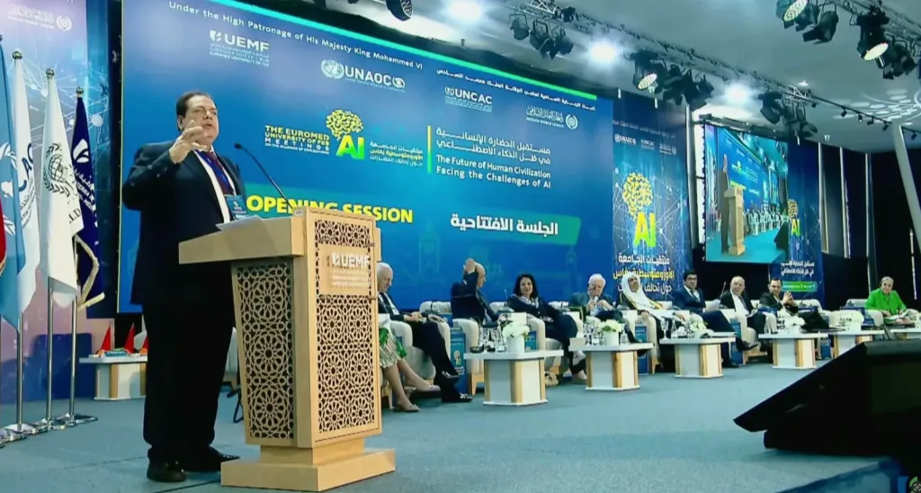 أبو العينين: الذكاء الاصطناعي فرصة للتنمية.. وإساءة استخدامه تهديد للبشرية.. صور