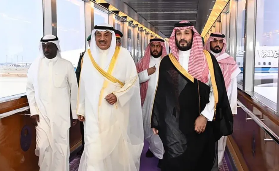 ولي عهد الكويت يترأس وفد بلاده في القمة الخليجية بالمملكة العربية السعودية