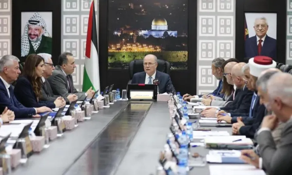 الوزراء الفلسطيني يدين عمليات التجريف للأراضي في استهدافٍ ممنهج للأرض والإنسان