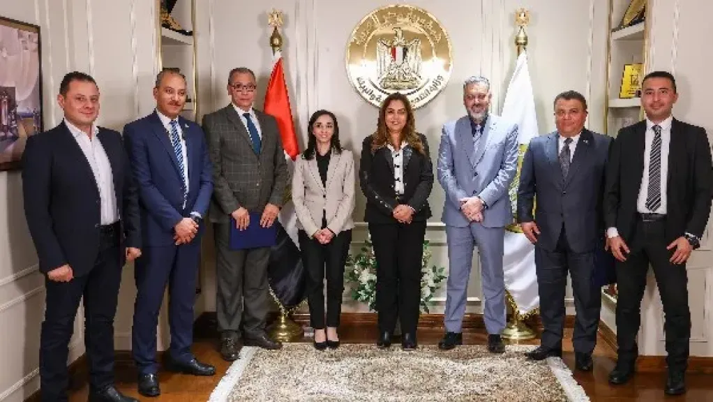 توقيع عقود تشغيل وصيانة وتطوير 3 مجازر بمحافظة البحيرة