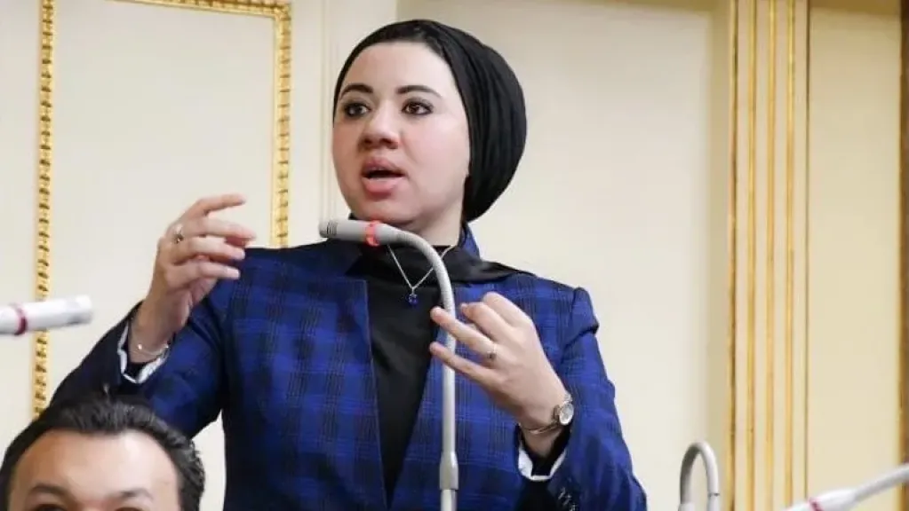 أميرة صابر : لا يجوز منع السيدات من الإقامة في الفنادق بمفردهن