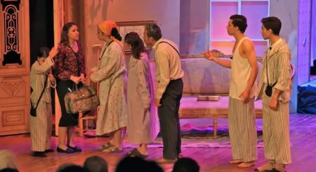 أبو العيال.. عرض يناقش التحديات الاجتماعية والمالية التي يواجهها الأب لتربية الأبناء