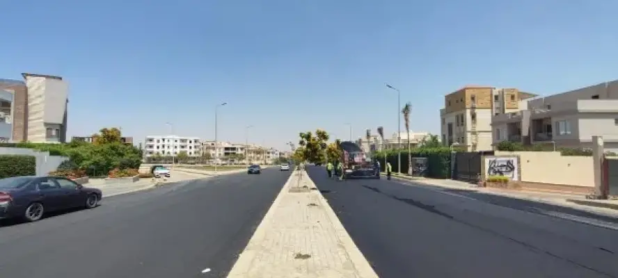 وزيرة الإسكان تتابع مشروعات رفع كفاءة الطرق في 4مدن والقرى السياحية