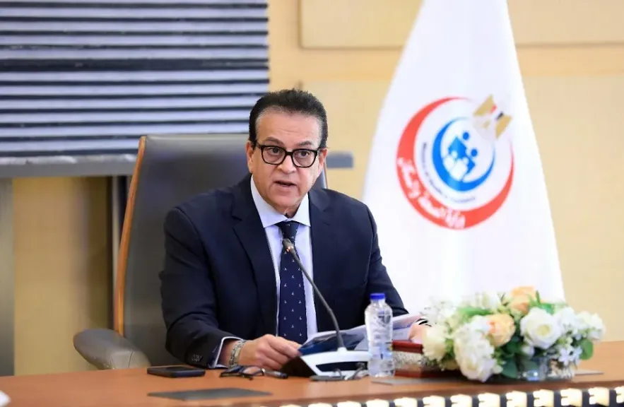 وزير الصحة يتلقى تقريرًا عن 141 زيارة ميدانية لمتابعة 60 مستشفى و81 وحدة صحية |صور
