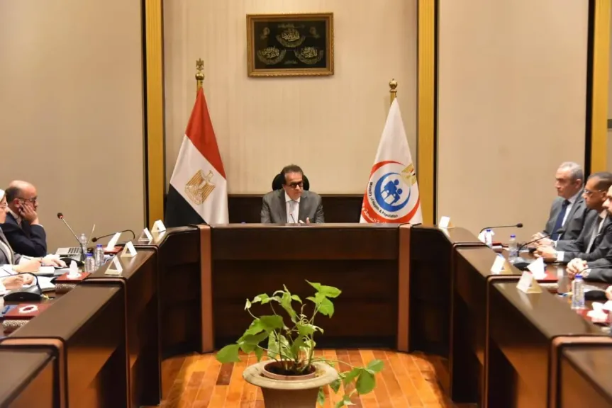 وزير الصحة يعقد اجتماعًا مع نخبة خبراء لبحث تطوير منظومة زراعة الأعضاء