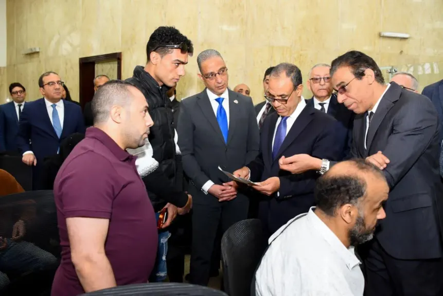 وزير الخارجية يعيد افتتاح مكتب تصديقات أحمد عرابي بالمهندسين عقب رفع كفاءته