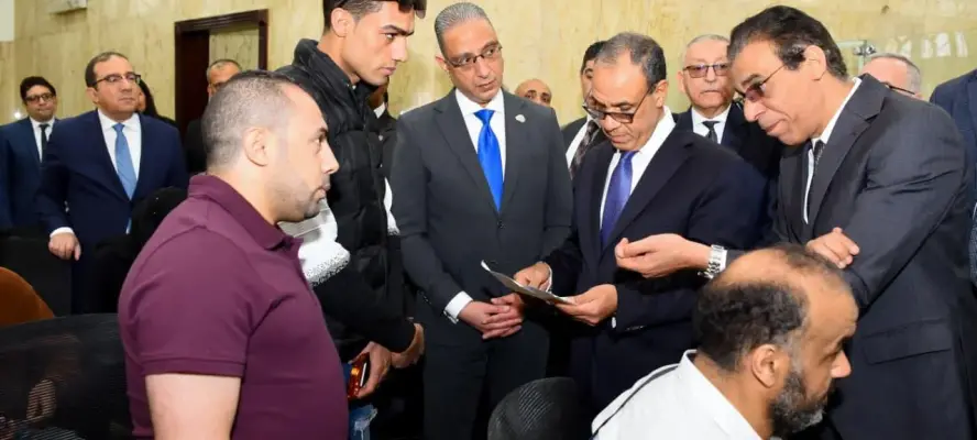 وزير الخارجية يعيد افتتاح مكتب تصديقات أحمد عرابي بالمهندسين عقب رفع كفاءته