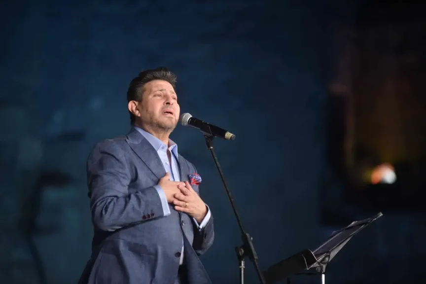 خالد يوسف: هاني شاكر كان يستحق جنازة شعبية.. وجماهيره كانت ستصنع مشهدا سيظل باقيا في الوجدان
