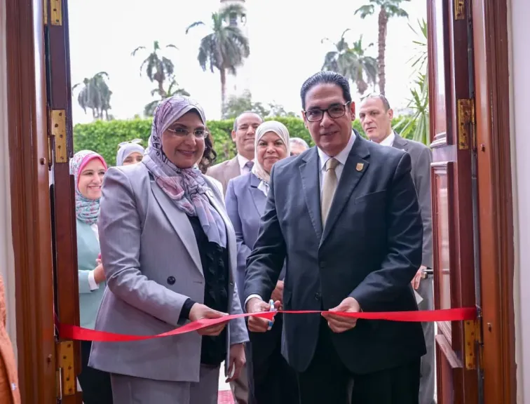 رئيس جامعة القاهرة يفتتح مدرج «والي» بكلية العلوم بعد تطويره الشامل| صور