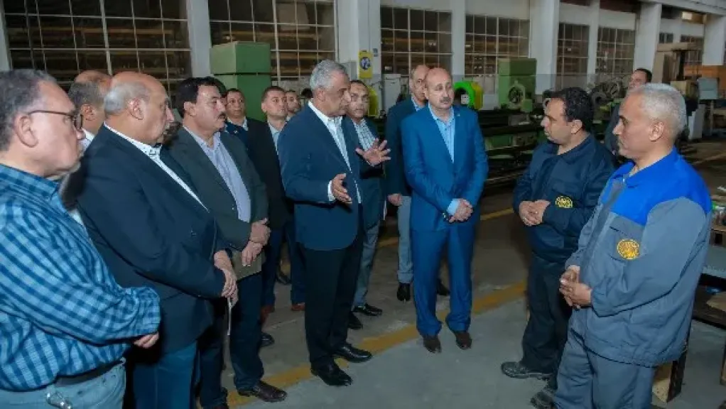 وزير الإنتاج الحربي من أبو زعبل: العمل والإنتاج طريق تعزيز القدرات الوطنية