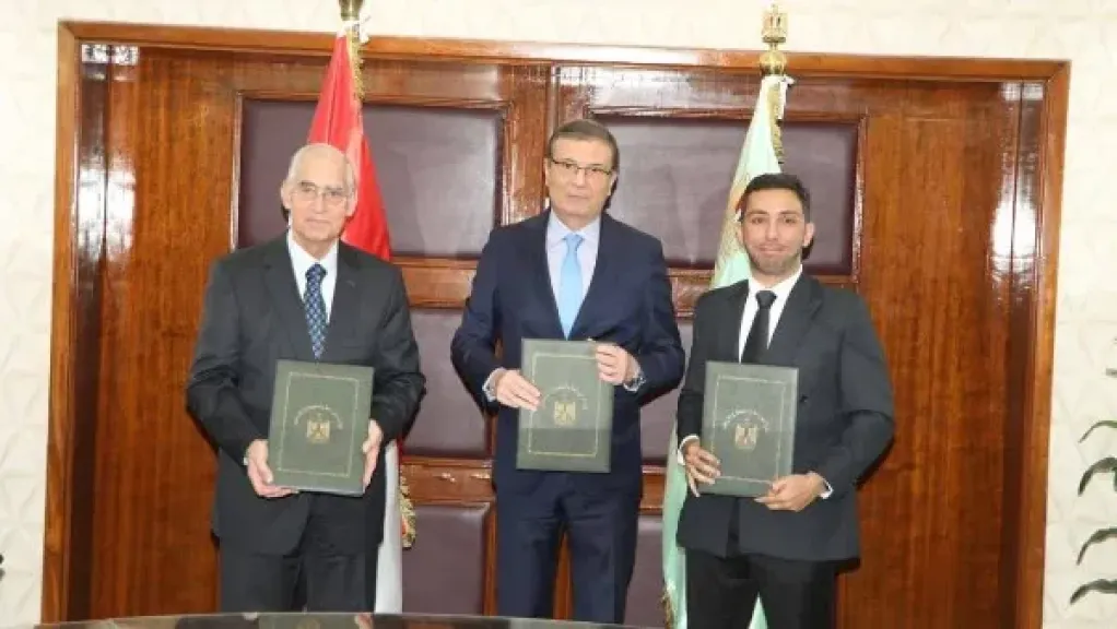 وزير الزراعة يوقع بروتوكولا للتحسين الوراثي وتكويد الماشية بالتعاون مع الخدمة الوطنية والقطاع الخاص