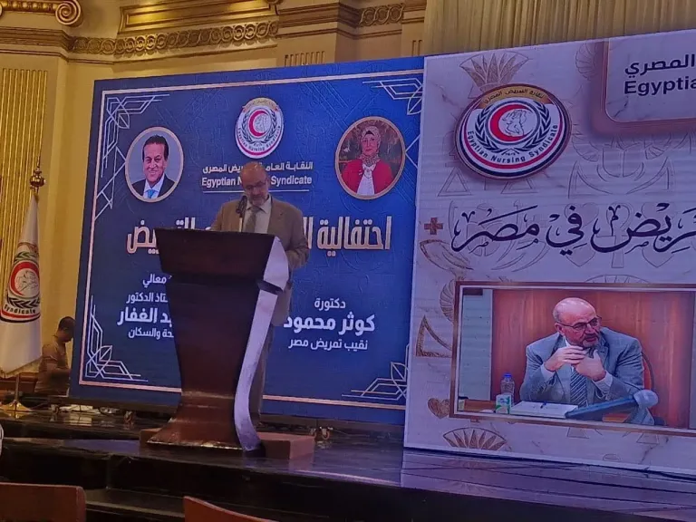 ممثل الصحة العالمية بالقاهرة يشيد بجهود التمريض المصري في غزة والسودان