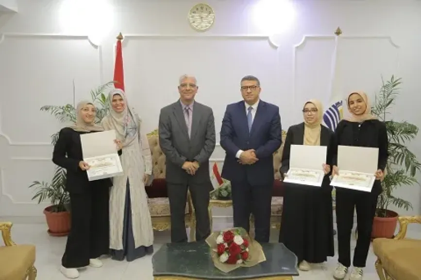 محافظ قنا يشهد تكريم أوائل كوديفر بعد تأهلهم للمسابقة الدولية في إندونيسيا