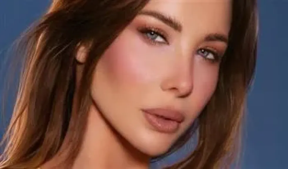بحن.. نانسي عجرم تقدم أغنية فيلم الكراش لأحمد داوود