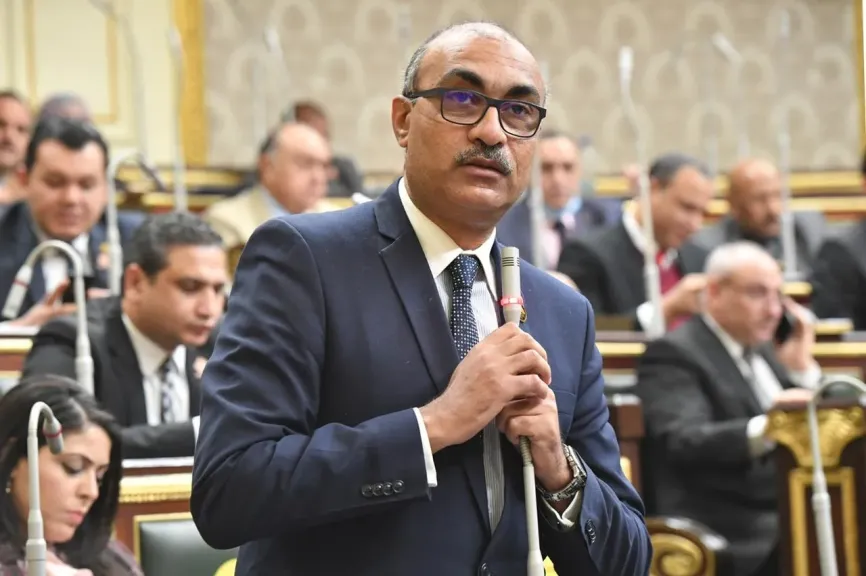 إيهاب منصور يطالب بوقف قرار العدادات الكودية: يمس حياة ملايين المواطنين بشكل مباشر