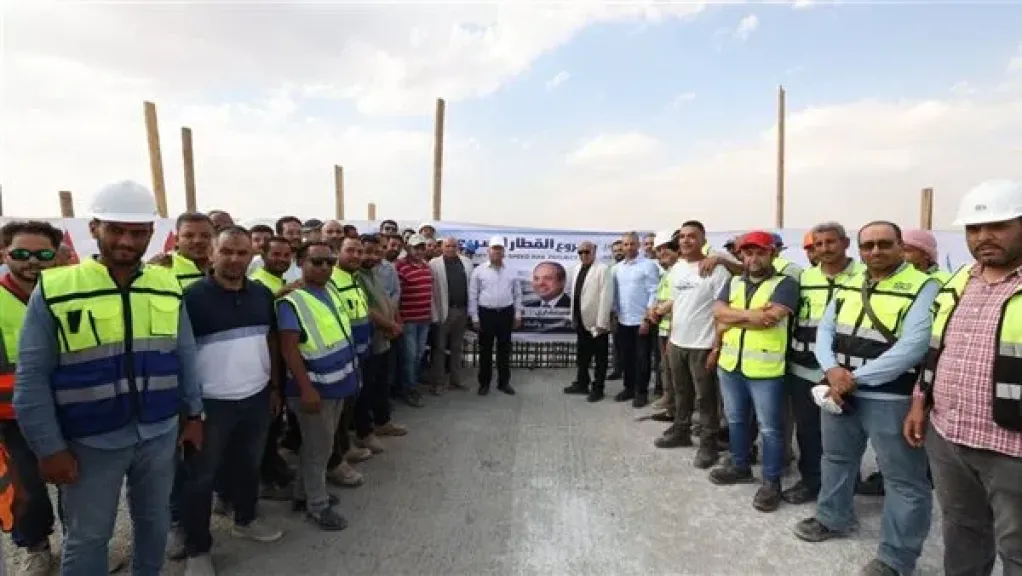 وزير النقل يتفقد مشروع القطار الكهربائي السريع على مدار يومين
